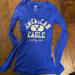 AE long sleeve v neck tee